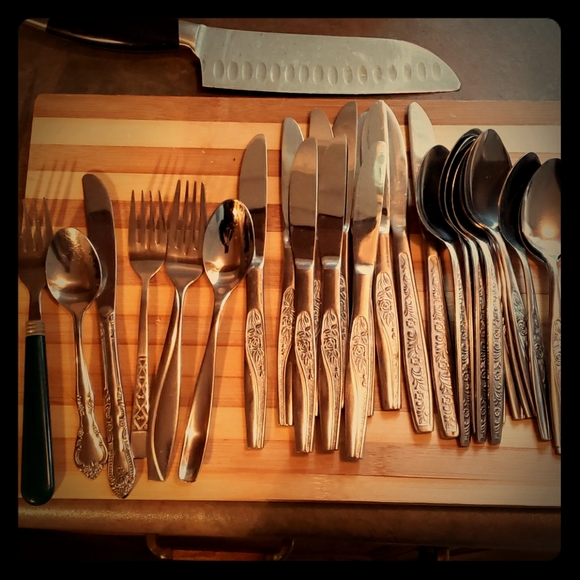 Utensils, Kitchen items - Picture 1 of 5